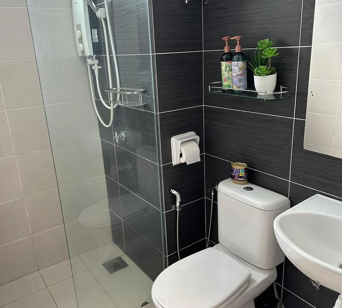 Nordic Industrial Style Austin Height 5-8pax Apartment Johor Bahru
