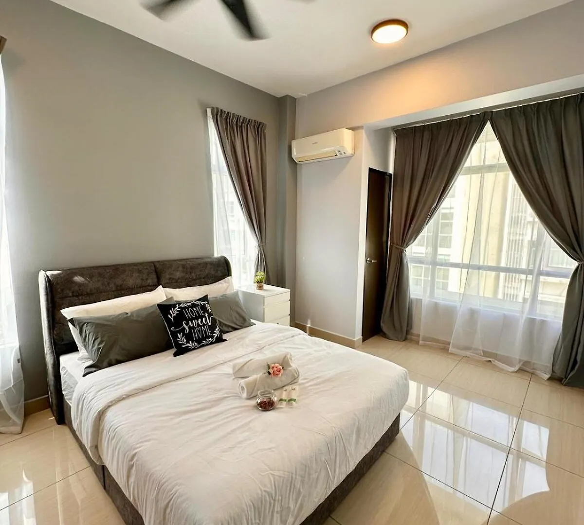 Nordic Industrial Style Austin Height 5-8pax Apartment Johor Bahru